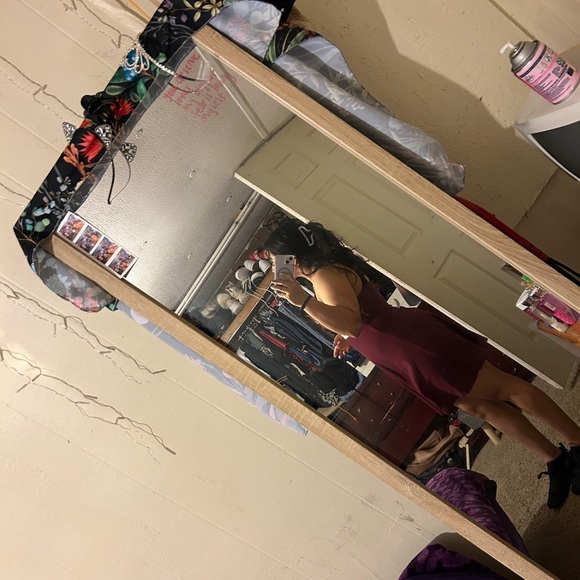 Dresses same size. - Picture 5 of 5